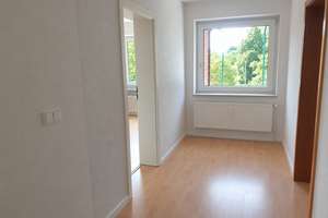 WG-Zimmer mit eigenem Balkon und traumhaftem Blick über Springe zu vermieten – 31832 Springe – Vorschaubild 3