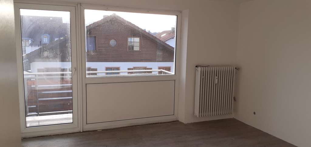 Immobilie in Kolbermoor - günstige 3-Zimmer-Wohnung - Ein Rohdiamant wartet auf den Feinschliff - Bild 2