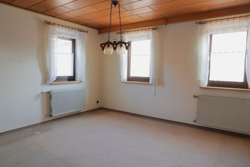 Immobilie in Nürtingen - 1-2 Familienhaus mit Scheune und großz. Grundstück - Bild 2