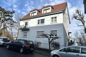Wohnen mit Aussicht! Helle 3 ½-Zi-Whg., frei, mod. TL-Bad, 1. OG, Parkett, EBK, Garage