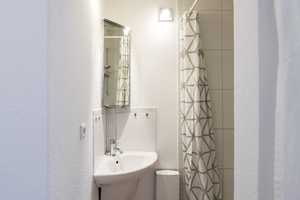 2-Zimmer-Altbauwohnung MODERNISIERT und MÖBLIERT mit Balkon in Winterhude Mühlenkamp / Kuhnsweg – Kuhnsweg 6, 22303 Hamburg – Vorschaubild 11