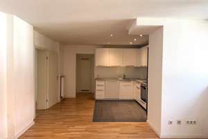 Renovierte 4-Zimmer-Hochparterrewohnung mit EBK in urbaner Lage!