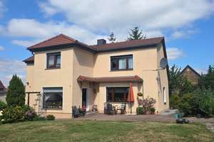 Sehr schönes Einfamilienhaus mit kleinem Gästehaus in sehr ruhiger Wohnlage!