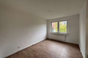 St. Lorenz Süd, Moislinger Allee, 2 Zimmer-Wohnung mit Balkon, Vollbad, EBK, Laminat – Moislinger Allee 46, 23558 Sankt Lorenz Süd, Lübeck – Vorschaubild 5