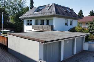 Traumgrundstück im Blumenviertel Großhadern, bebaut mit einem freistehenden  3 Familienhaus