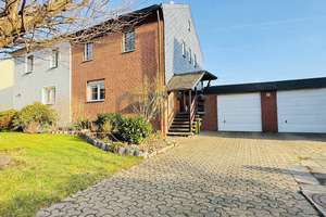Attraktives Einfamilienhaus in Düsseldorf-Eller auf Erbpachtgrundstück mit großem Garten, Sauna uvm. – Die vollständige Adresse der Immobilie erhältst du vom Anbieter., 40229 Eller, Düsseldorf – Vorschaubild 1