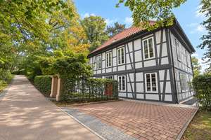 Ein Zuhause der besonderen Art: Exklusives 5-Zimmer-Haus am Weinberg in Hildesheim