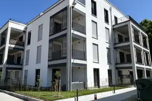 Erstbezug: Neuwertige 1-Zimmer-Wohnung mit Balkon und TG-Stellplatz - direkt an der Uni & OTH – Otto-Hahn-Straße 23, 93053 Regensburg – Vorschaubild 1
