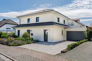 Hochwertiges KfW55-Einfamilienhaus mit moderner Energietechnik in Toplage: Sauna, EBK, Garage & Sp. – Die vollständige Adresse der Immobilie erhältst du vom Anbieter., 61250 Usingen – Vorschaubild 1