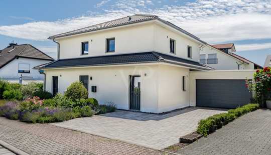 Bild von Hochwertiges KfW55-Einfamilienhaus mit moderner Energietechnik in Toplage: Sauna, EBK, Garage & Sp.