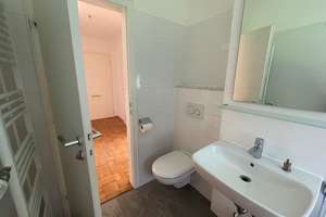 helle 2-Zimmer-Wohnung mit 2 Balkonen, bezugsfrei.
PKW-TG-Stellplatz optional – Die vollständige Adresse der Immobilie erhältst du vom Anbieter., 80993 Alt-Moosach, München – Vorschaubild 9