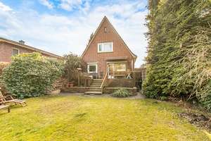 Charmantes Einfamilienhaus mit Potential in Sackgassenendlage in Wellingsbüttel