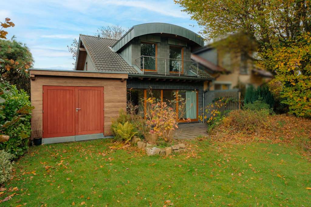 Brand: Ein Zuhause mit 183 m² Gesamtfläche und großem Süd-/Westgarten