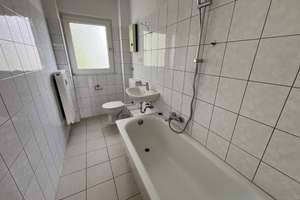 Helle 3 Zi.-Whng.- mit einem Wannenbad mit Fenster - Balkon - Duisburg Rheinhausen – Lortzingstraße 13, 47226 Rheinhausen-Mitte, Duisburg – Vorschaubild 4