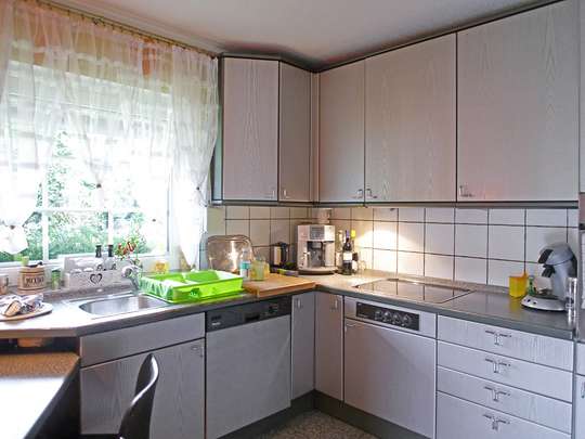 Attraktive Doppelhaushälfte mit Kamin, Pool und Sauna auf kleinem Grundstück - Bild 13