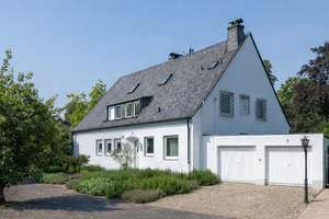 Elegante 10-Zi-Villa am Remberger See/Golfplatz! Indoor-Pool. Doppelgarage. Einlieger. – Die vollständige Adresse der Immobilie erhältst du vom Anbieter., 47259 Huckingen, Duisburg – Vorschaubild 1