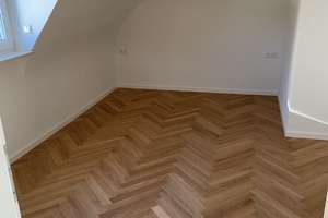 kernsanierte 2,5-Zimmer-Galeriewohnung mit Einbauküche & Ausblick! – Die vollständige Adresse der Immobilie erhältst du vom Anbieter., 70193 Hölderlinplatz, Stuttgart – Vorschaubild 2