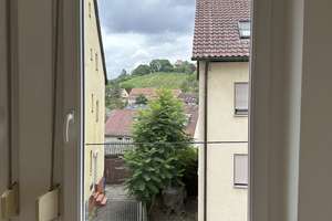 Stuttgart Ost: 3-Zimmer-Wohnung mit kleiner Einbauküche