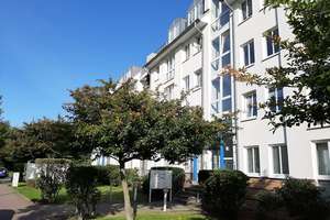 Wohnung mit zwei Zimmern, Balkon, Aufzug und Tiefgarage in Rostock
