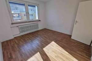 Top 3-Zi.-Whg. mit Balkon in modernisiertem Mietshaus – Bergmannstr. 183, 45886 Ückendorf, Gelsenkirchen – Vorschaubild 3