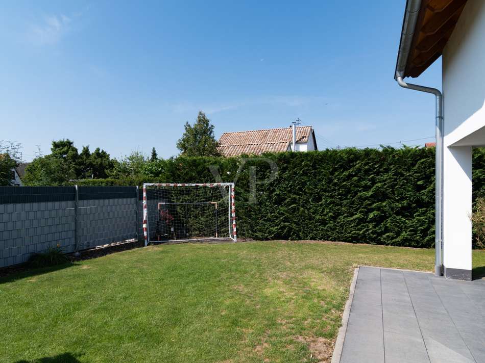 Garten mit Terrasse