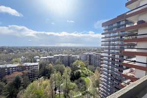 Wohngenuss & Rheinblick, frisch modernisiert mit Rundum-Panorama-Balkon, neues Bad, Gäste-WC, Aufzug – Krohstraße 4, 50968 Bayenthal, Köln – Vorschaubild 2