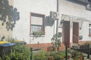 *Reserviert* Gemütliches Reihenmittelhaus in Duisburg - Rheinhausen – Klarastraße 1, 47226 Duisburg – Vorschaubild 1