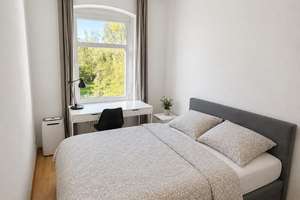 Top-Lage: Charmante 2-Zimmer-Wohnung mit Balkon + EBK im grünen Pankow - bezugsfrei!