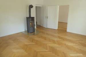 Geräumige 6-Zimmer-Wohnung in einem denkmalgeschützten Haus in der Neu-Ulmer Innenstadt – Die vollständige Adresse der Immobilie erhältst du vom Anbieter., 89231 Neu-Ulm – Vorschaubild 4