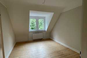 Stilvoll sanierte 2-Zimmer-Dachgeschosswohnung im Jugendstielhaus – Pumpwerkstraße 48, 68169 Mannheim – Vorschaubild 2
