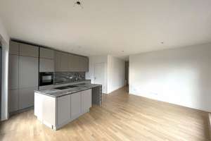 Neuwertige Penthousewohnung inkl. EBK im beliebten Veedel! 