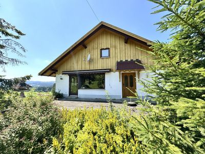 Freistehendes Zweifamilienhaus mit vielseitigen Nutzungsmöglichkeiten bei Weiler-Simmerberg