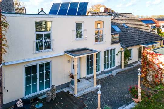 Porz Langel Zwei Familien Hauser Mit Rheinblick