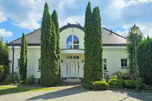 Architekten Villa mit Pool - uneinsehbarer Garten - direkt am Golfplatz und 350m zum Seddiner See – Potsdam-Mittelmark (Kreis) – Vorschaubild 3