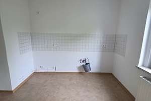 NEU !!! renovierte 3-Raum-Wohnung mit Balkon in ruhiger Lage – Heinrich-von-Kleist-Straße 19, 6749 Bitterfeld-Wolfen – Vorschaubild 4