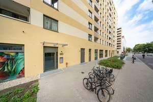 4 Zimmerwohnung mit offener Küche ab sofort! – Dolgenseestr. 9d, 10319 Friedrichsfelde, Berlin – Vorschaubild 2