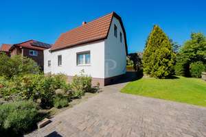 Sanieren und dann einziehen!  Einfamilienhaus mit Charme – familiengeeignet und mit Gestaltungsspiel – Die vollständige Adresse der Immobilie erhältst du vom Anbieter., 13125 Karow, Berlin – Vorschaubild 2