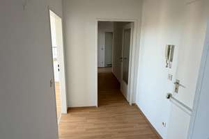 Helle 2-Zimmer Wohnung im 4. OG mit Balkon in Oberhausen-Marienkirche – Arndtstraße 87, 46047 Marienkirche, Oberhausen – Vorschaubild 8