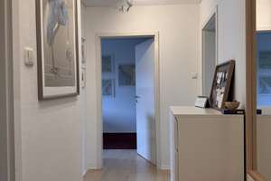 Im Auftr.: Helle 3-Zi. Whg. zwischen "Holtenauer" und Adolfstraße mit Balkon u. Blick ins Grüne – Die vollständige Adresse der Immobilie erhältst du vom Anbieter., 24105 Brunswik, Kiel – Vorschaubild 2