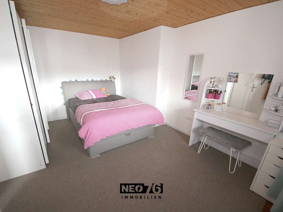 Whg. 2: Schlafzimmer