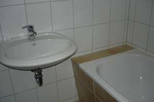 Exclusives Wohnen am Hasselbachplatz. Bad mit Wanne. Stuck. Große Terrasse. – 39104 Altstadt, Magdeburg – Vorschaubild 4