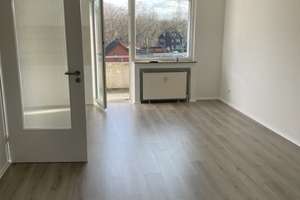 Frisch renovierte 2-Zimmer-Wohnung mit Balkon in Duisburg – Fiskusstraße 106, 47167 Neumühl, Duisburg – Vorschaubild 2