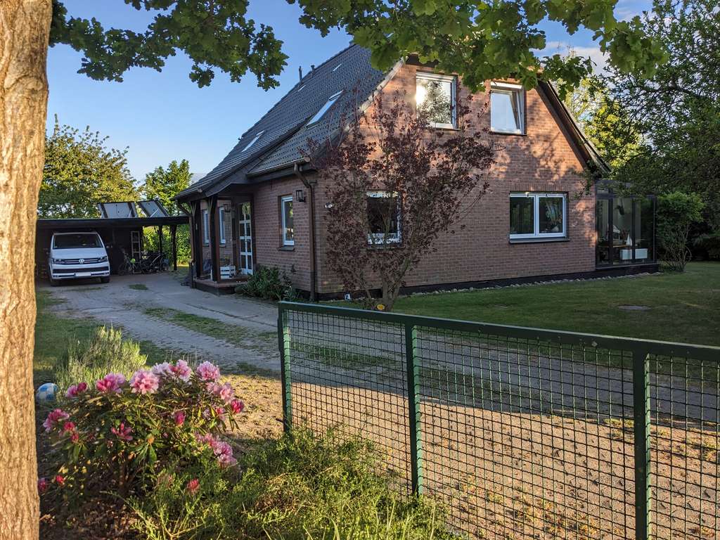 Immobilie in Rukieten - Gepflegtes Einfamilienhaus mit Wintergarten in schöner Randlage bei Schwaan, ohne Provision - Bild 1