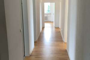 Schicke 4 Zimmerwohnung mit EBK, Tageslichtbad und Balkon – 60389 Seckbach, Frankfurt am Main – Vorschaubild 6