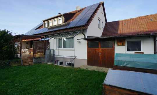 Geräumiges Wohnhaus mit Garage