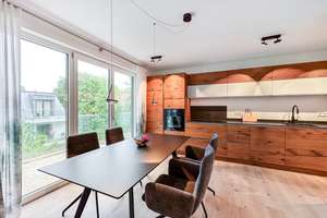 Luxuriöse vollmöblierte Designerwohnung in Harlaching mit Einbauküche und Balkon