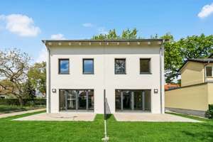 Lichtdurchflutetes Familienparadies: Ihr neues A+ Traumhaus auf 3 Etagen – Die vollständige Adresse der Immobilie erhältst du vom Anbieter., 12683 Biesdorf, Berlin – Vorschaubild 3