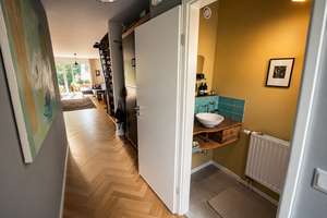Modernes Reihenhaus in Berlin-Mahlsdorf: Komfortabel, Sicher, Familienfreundlich – Die vollständige Adresse der Immobilie erhältst du vom Anbieter., 12623 Mahlsdorf, Berlin – Vorschaubild 3