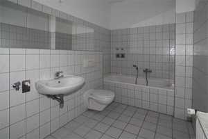 Tolle EG-Wohnung mit Vinyl-Belag und Balkon... – Georg-Landgraf-Straße 15, 9112 Chemnitz – Vorschaubild 7