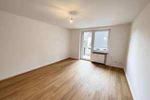 Stilvolle 2-Zimmer-Wohnung mit Balkon in ruhiger Lage – Erstbezug nach Sanierung